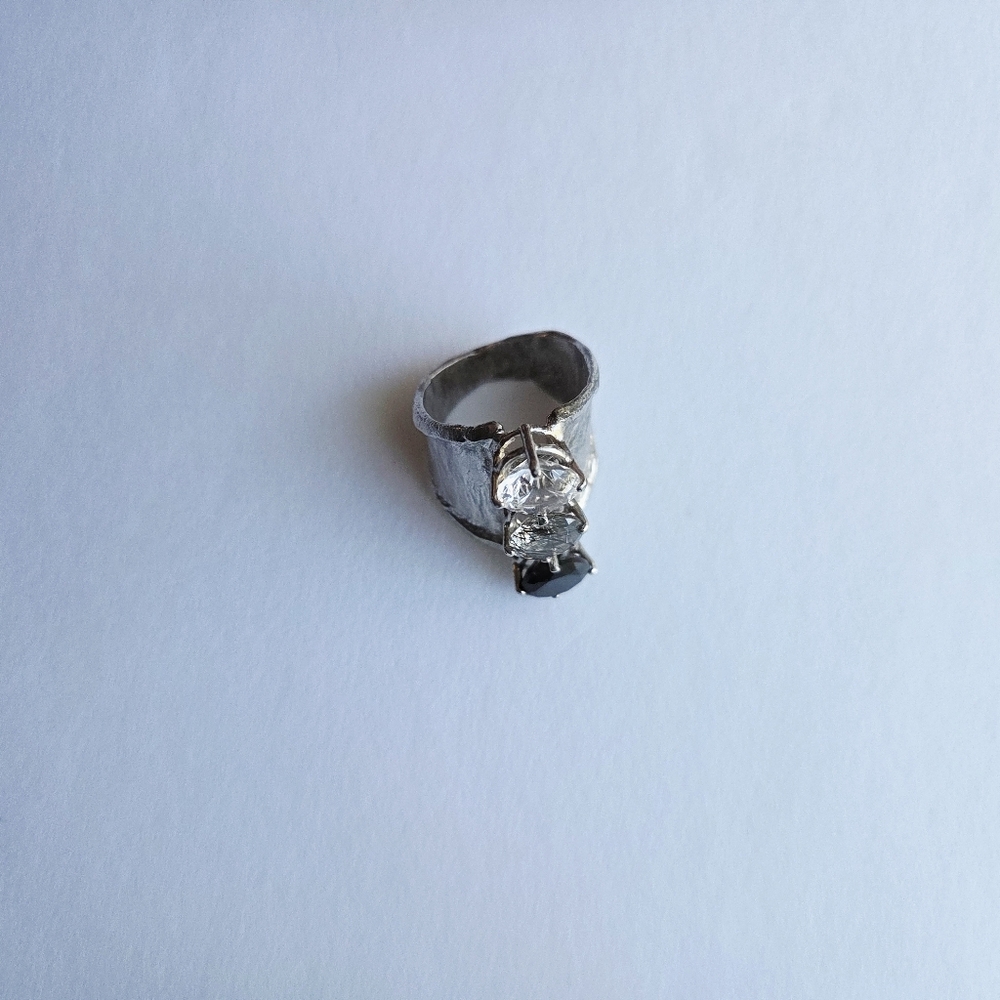 3 Stone Ring - image 4